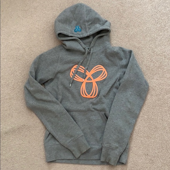 TNA Tops - aritzia by TNA hoodie